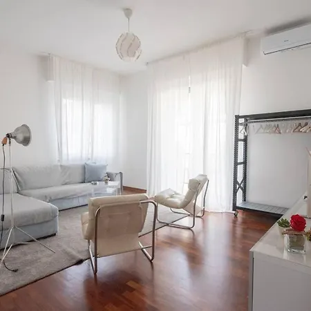 Artisti, Cozy Flat In Firenze