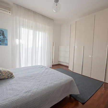 Artisti, Cozy Flat In Florença