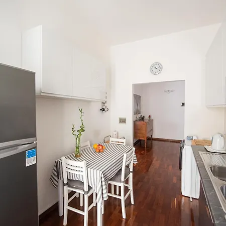 Artisti, Cozy Flat In Florença