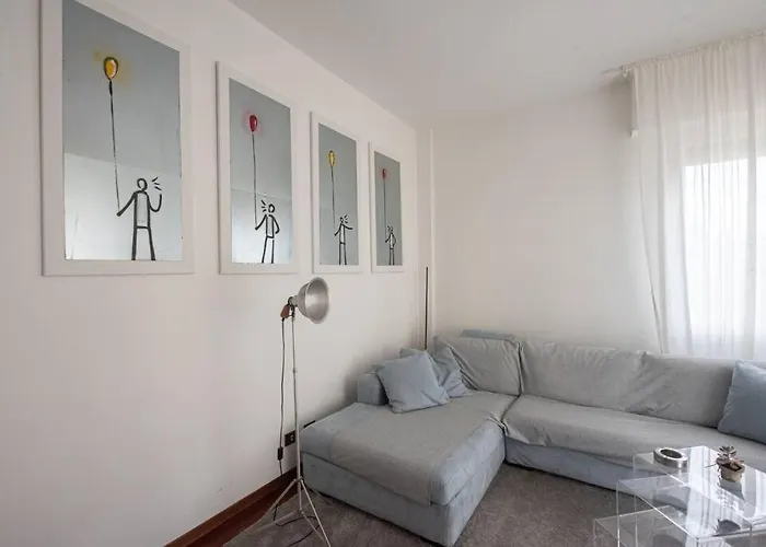 Artisti, Cozy Flat In * فلورنس