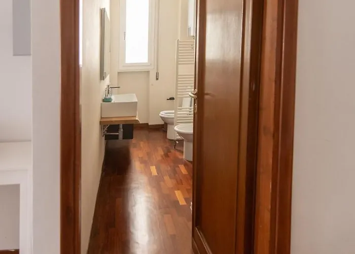 Artisti, Cozy Flat In * فلورنس