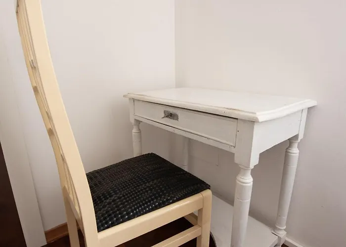 Artisti, Cozy Flat In شقة