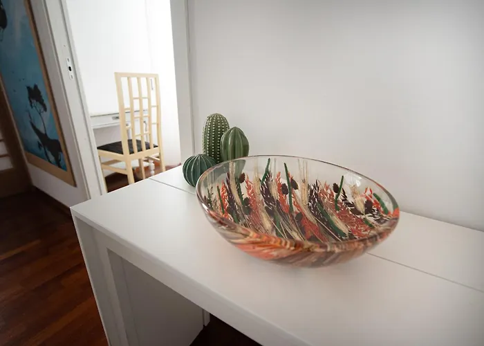 Artisti, Cozy Flat In