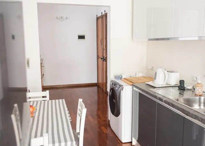 Artisti, Cozy Flat In * فلورنس