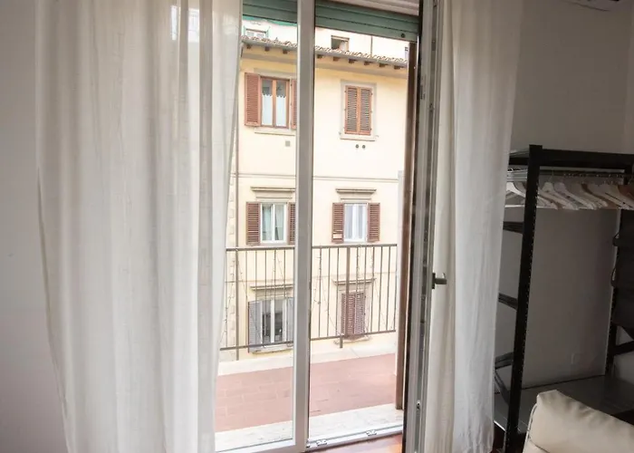 Artisti, Cozy Flat In شقة فلورنس