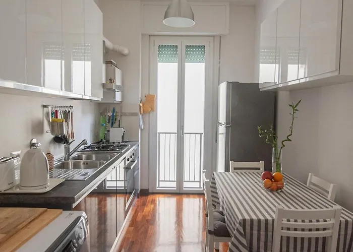 Artisti, Cozy Flat In * فلورنس