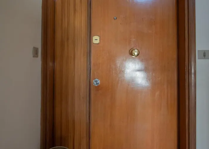 Artisti, Cozy Flat In فلورنس